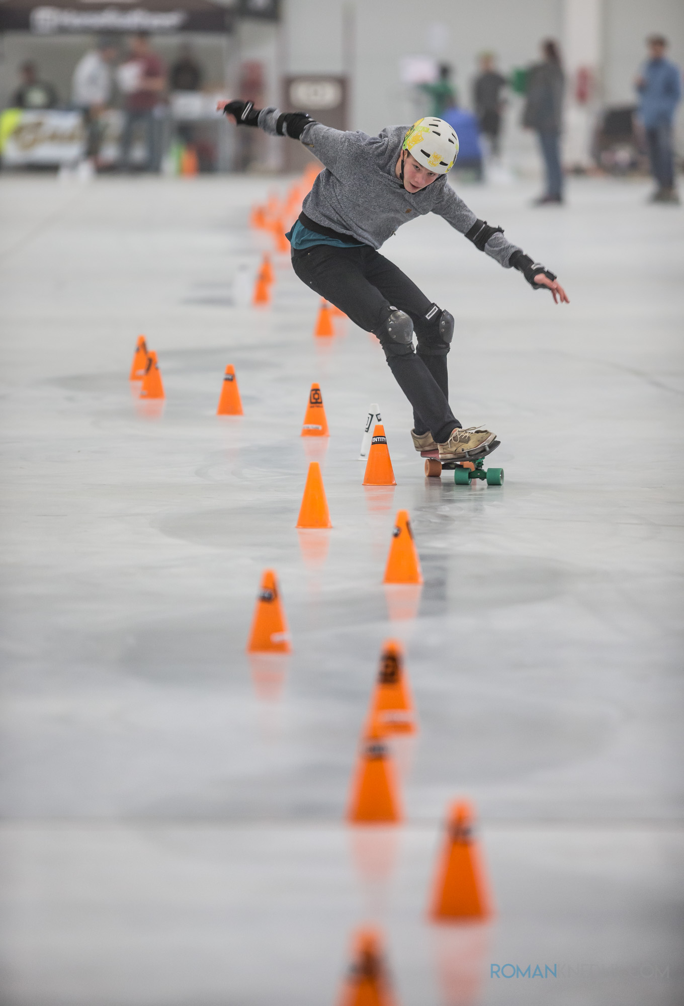 Skateslalom_indoor-3